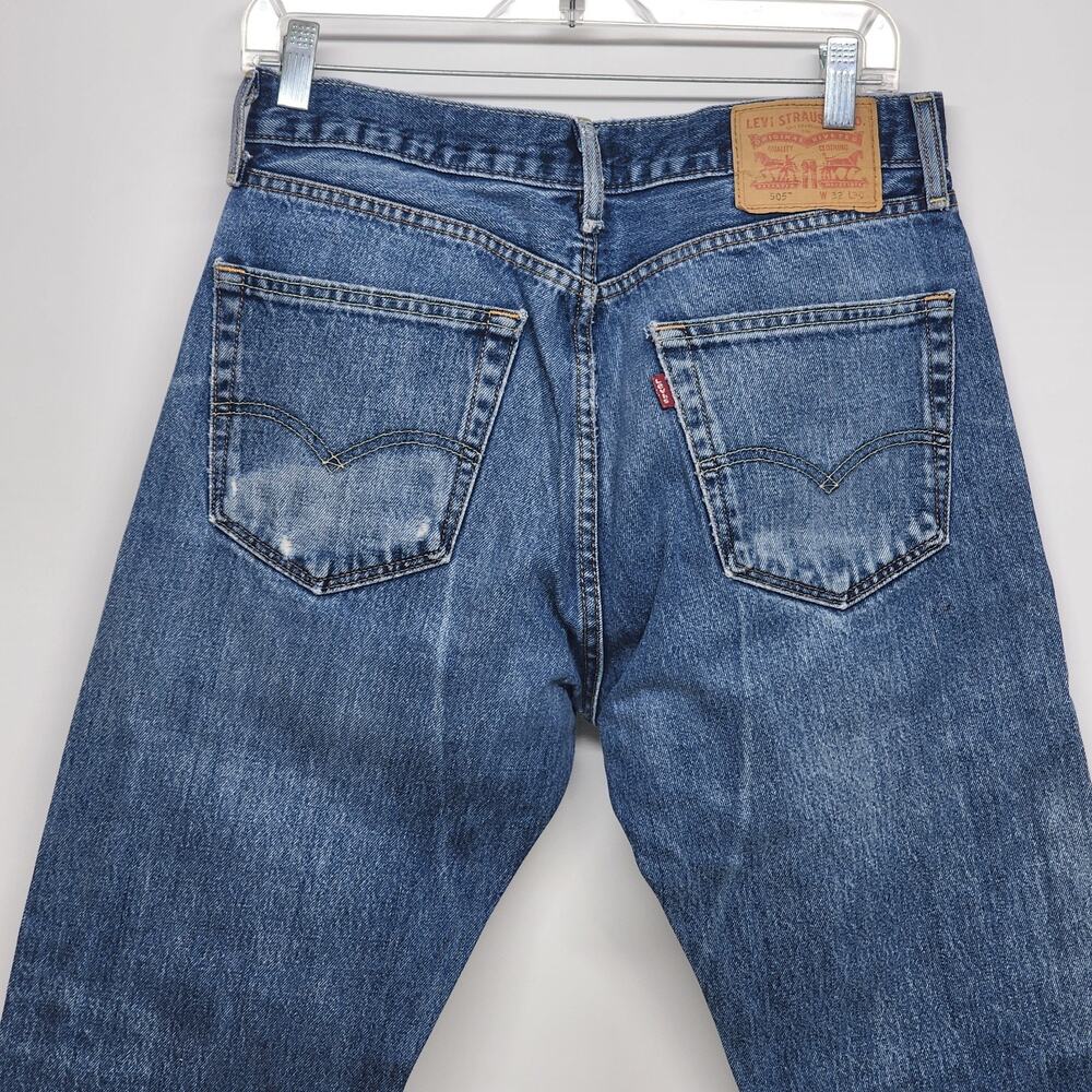Levi’s 505 Mens 32x30 Medium Wash Straight Leg Jeans Regular Fit Distressed Blue